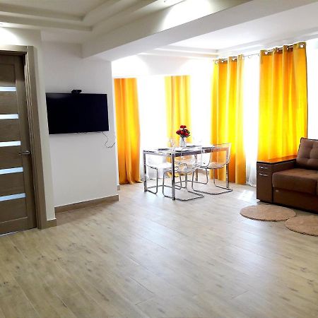 Light Apartment Center City 基希讷乌 外观 照片