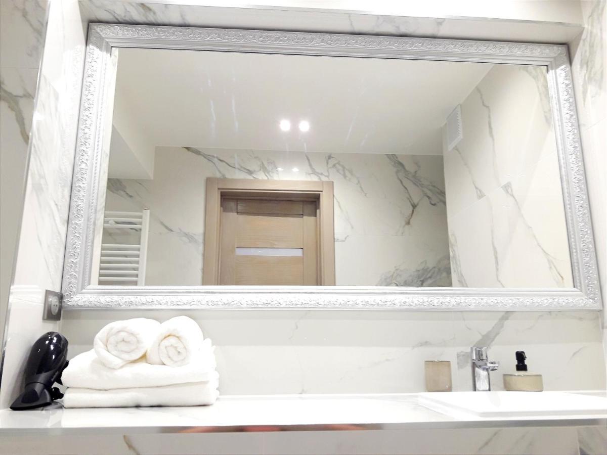 Light Apartment Center City 基希讷乌 外观 照片