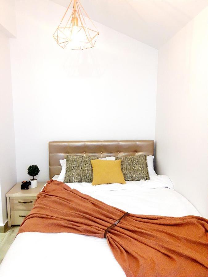 Light Apartment Center City 基希讷乌 外观 照片