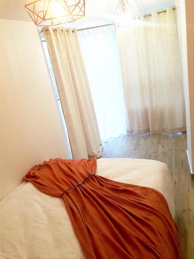 Light Apartment Center City 基希讷乌 外观 照片