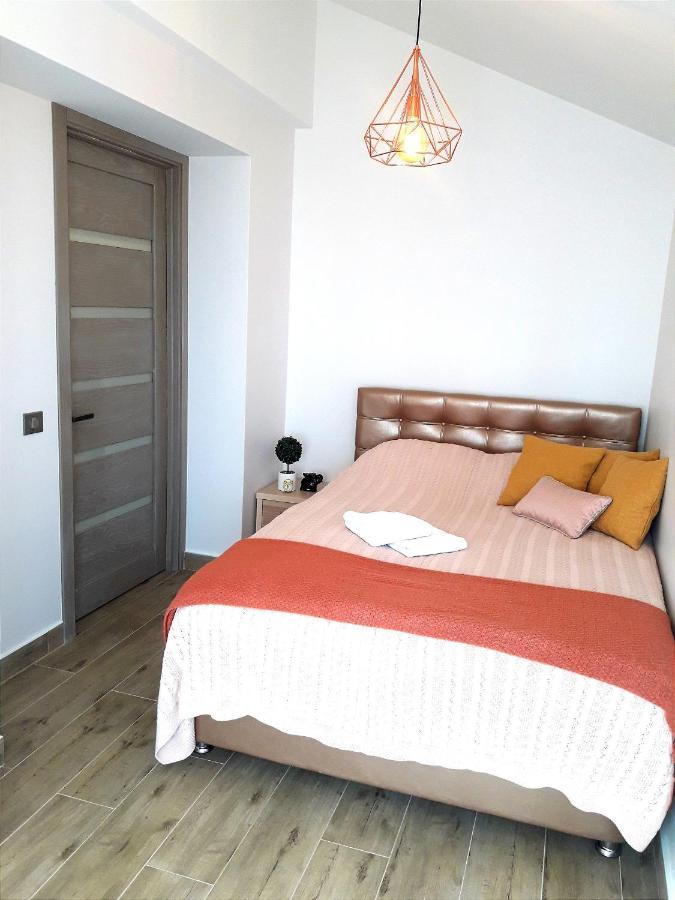 Light Apartment Center City 基希讷乌 外观 照片
