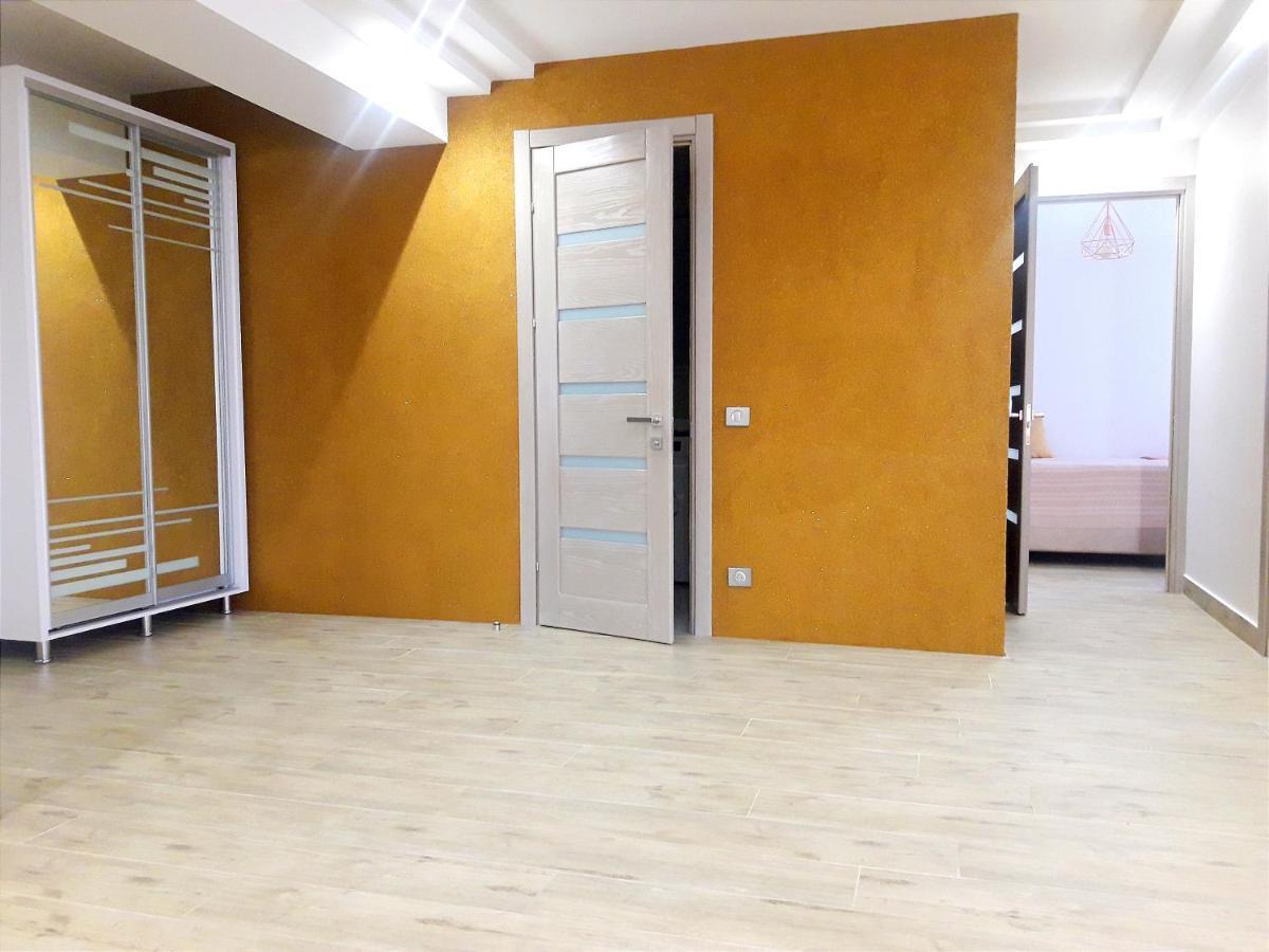 Light Apartment Center City 基希讷乌 外观 照片