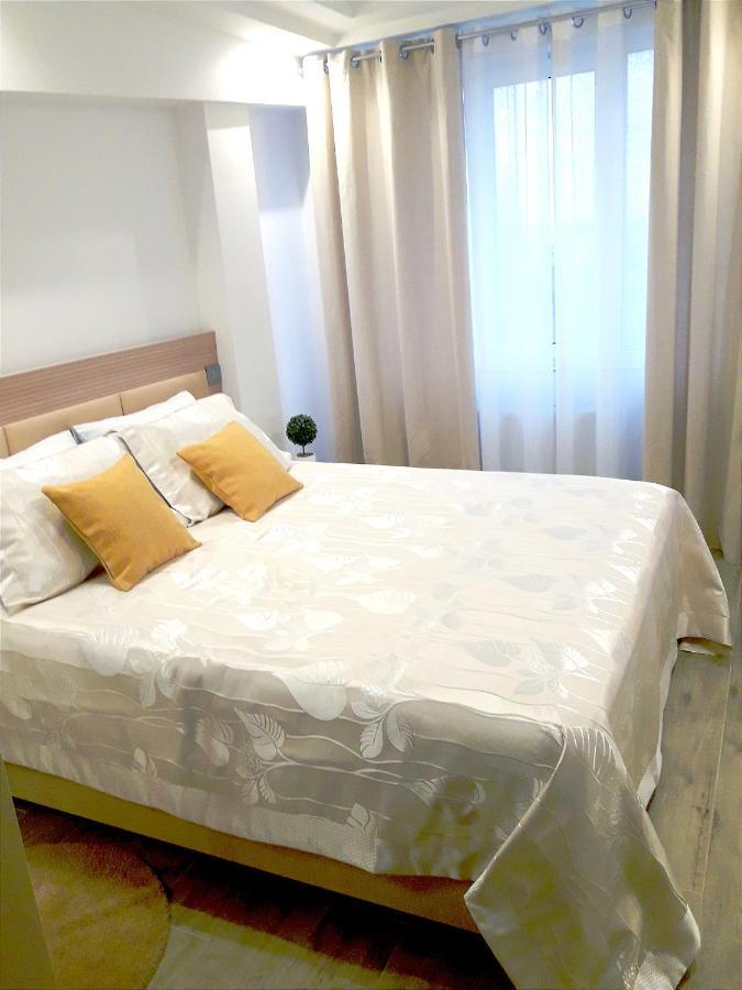 Light Apartment Center City 基希讷乌 外观 照片